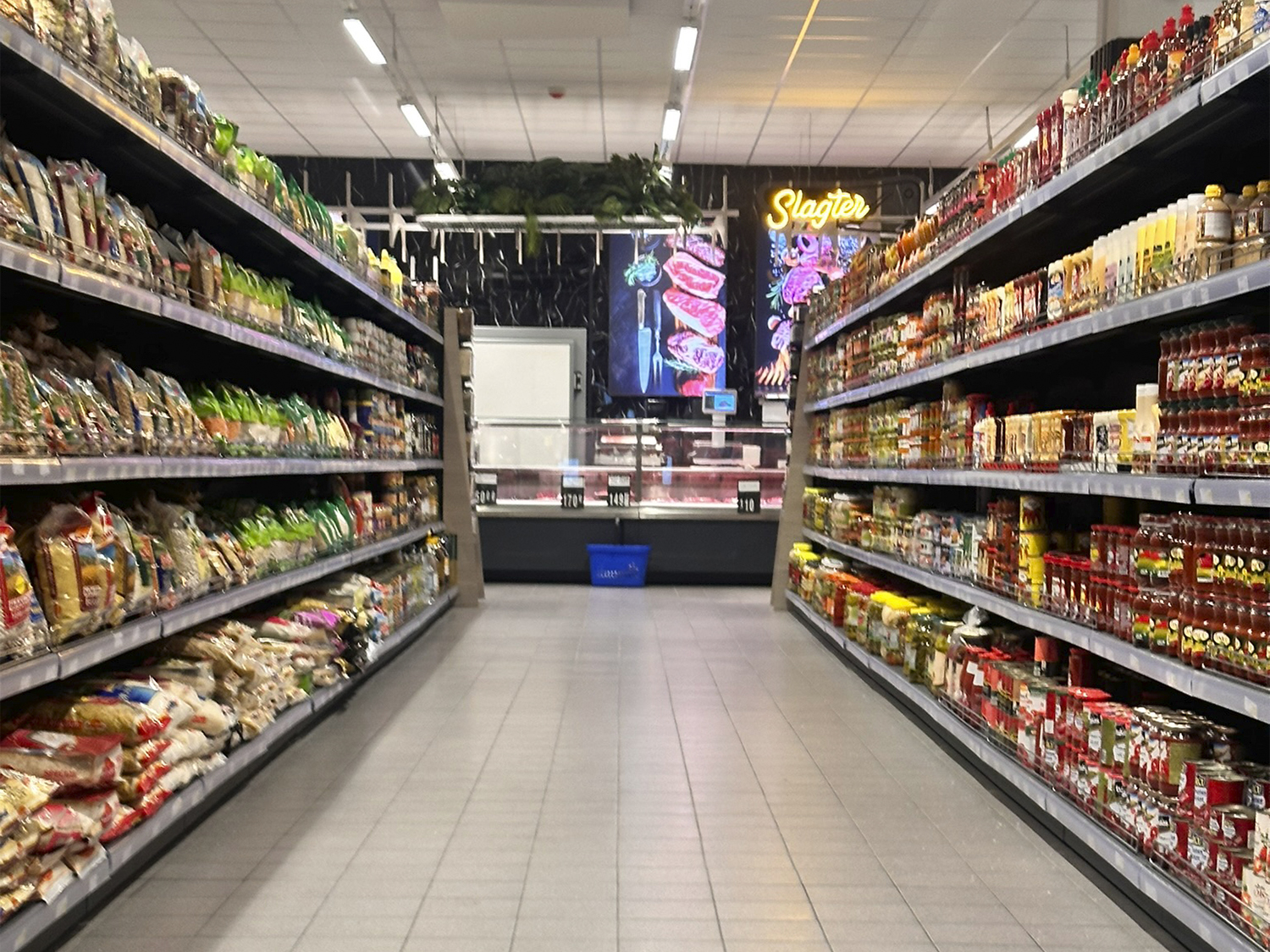 Market, Lager, kiosk, slagter - Image 7